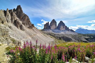 3 Peaks