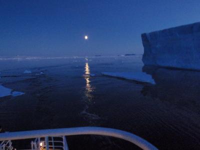 Antarctic Peninsula fly & cruise